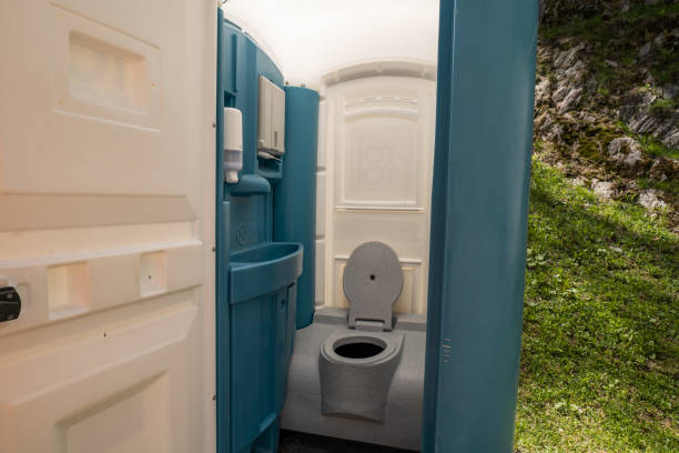 Portable Toilet Options We Offer in Bridgeport, CT